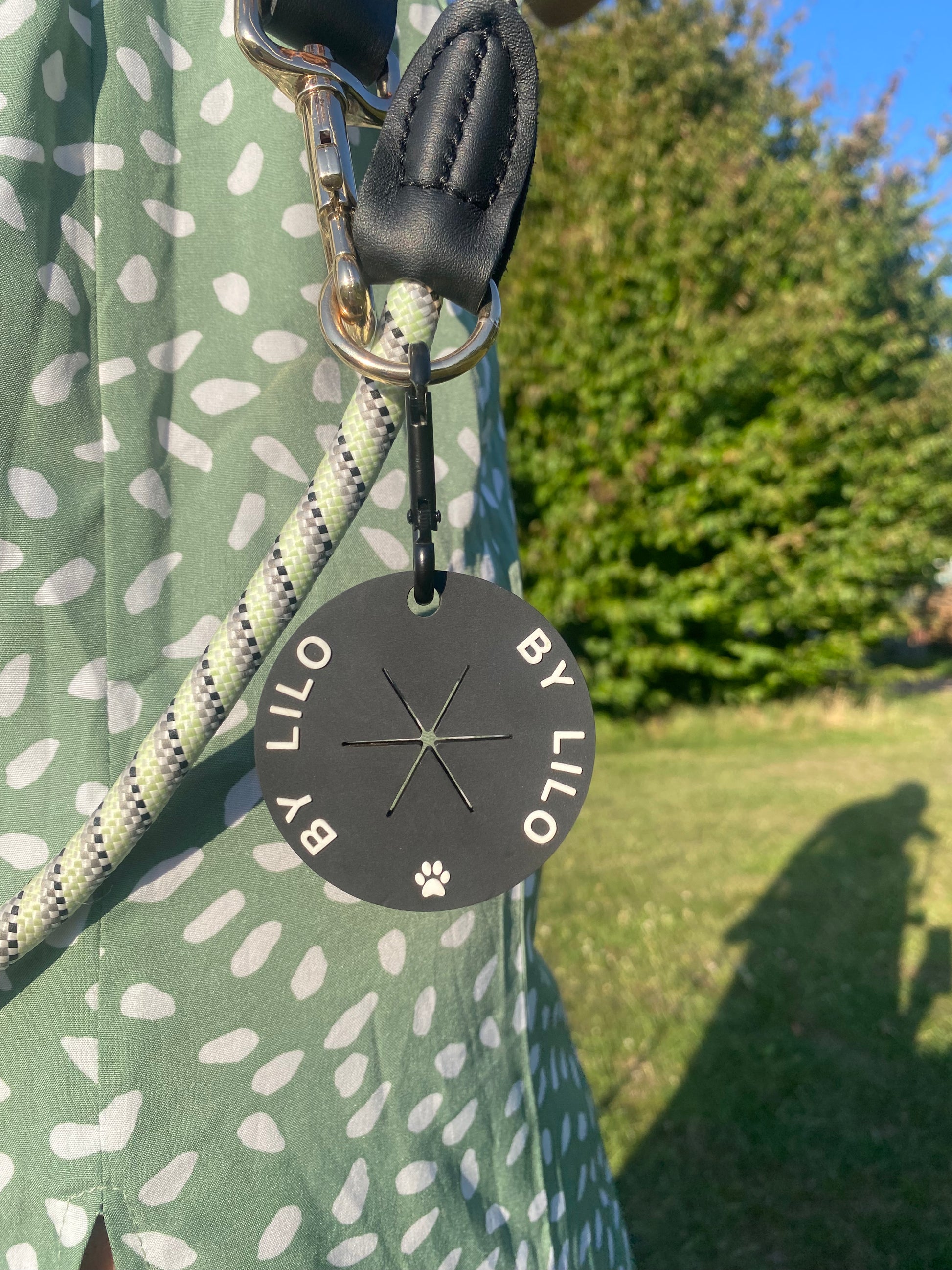 Poepzakhouder voor honden met clip - By Lilo - close-up
